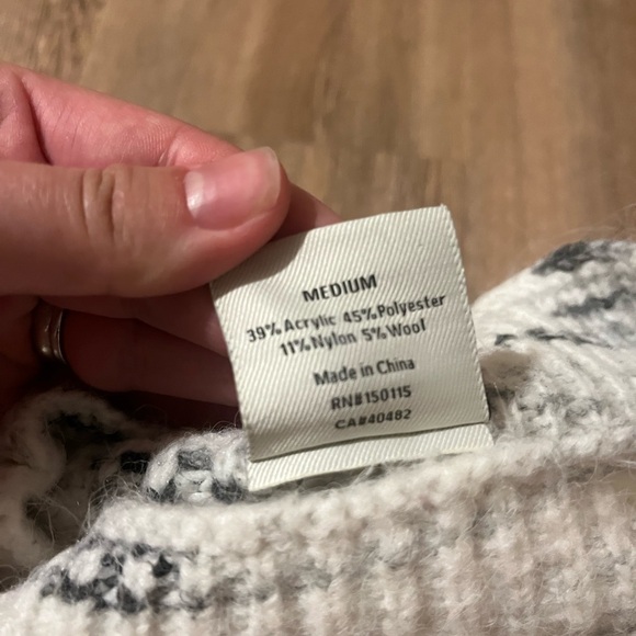 Varley Cream and Black mock neck Sweater - Picture 3 of 3